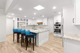 827 SW Kings Bay Dr, Crystal River, FL 34429 - Photo 12