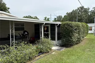 1217 Cr 440A, Lake Panasoffkee, FL 33538 - Photo 10