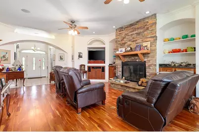 590 Crescent Street, Umatilla, FL 32784 - Photo 12