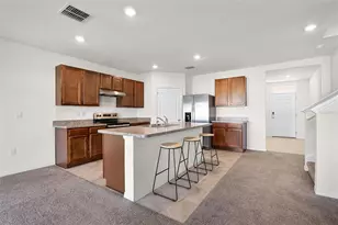 2024 Griffin Oaks Wy, Tavares, FL 32778 - Photo 8