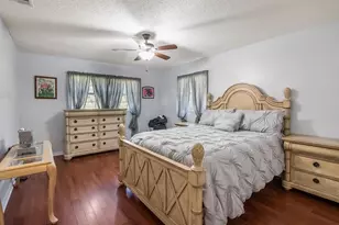 3745 Griffin View Dr, Lady Lake, FL 32159 - Photo 4