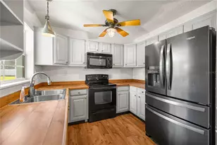 9415 W Green Bay Ln, Crystal River, FL 34428 - Photo 8