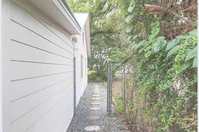 107 S Iona Drive #B, Fruitland Park, FL 34731 - Photo 2