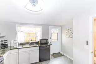 107 S Iona Dr, Fruitland Park, FL 34731 - Photo 6