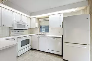 1237 Elkhart Cir, Tavares, FL 32778 - Photo 14