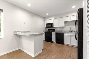 998 Hibiscus St, Lady Lake, FL 32159 - Photo 18