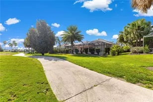 949 Isle of Palms Path, The Villages, FL 32162 - Photo 6