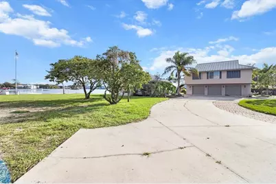 519 NW 7th Avenue, Crystal River, FL 34428 - Photo 6
