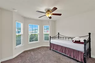 4229 Barnsley Ln, Tavares, FL 32778 - Photo 14