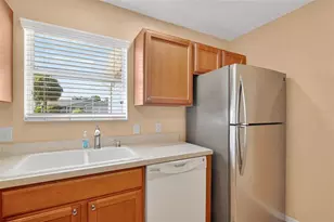 1625 Abercrombie Way, The Villages, FL 32162 - Photo 10