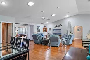 21829 Tartan St, Leesburg, FL 34748 - Photo 6