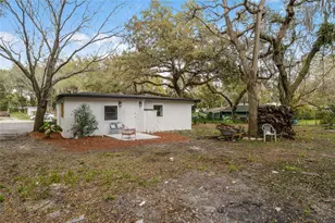 2713 Berdetta St, Leesburg, FL 34748 - Photo 2