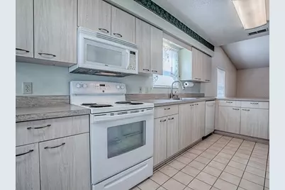 642 Glen Oaks Drive, Leesburg, FL 34748 - Photo 24