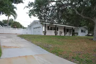 863 Bay Breeze Terrace, Largo, FL 33770 - Photo 4