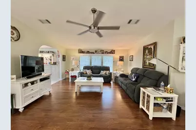 122 Tamarisk Way, Leesburg, FL 34748 - Photo 2