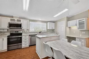 3024 Manatee Rd, Tavares, FL 32778 - Photo 10