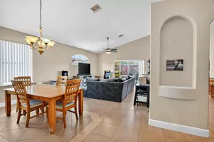 4877 Grassy Knoll Dr, Tavares, FL 32778 - Photo 10