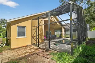 4877 Grassy Knoll Dr, Tavares, FL 32778 - Photo 4