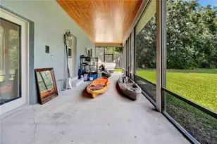 384 E Kings Hwy, Center Hill, FL 33514 - Photo 16