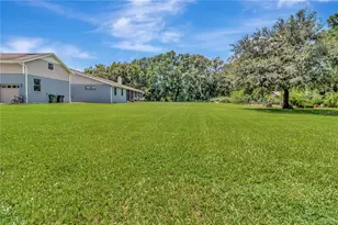384 E Kings Hwy, Center Hill, FL 33514 - Photo 12