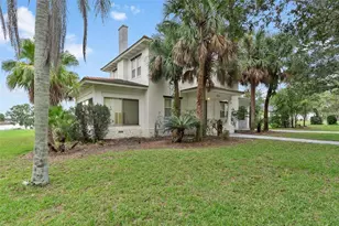 211 S Central Ave, Umatilla, FL 32784 - Photo 2