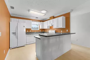 870 Henderson Ln, The Villages, FL 32162 - Photo 16