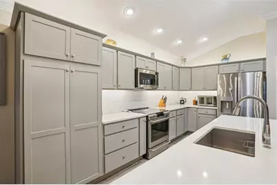 904 Maynard Path, The Villages, FL 32163 - Photo 14