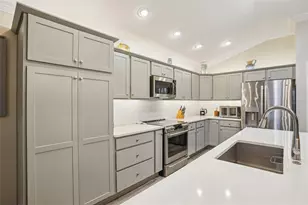 904 Maynard Path, The Villages, FL 32163 - Photo 14