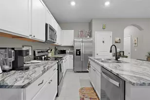 5347 Pinecone Ct, Wildwood, FL 34785 - Photo 8