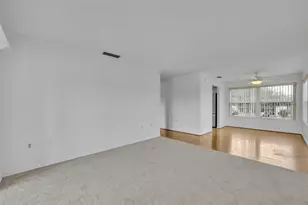 19201 Sandalwood Dr, Wildwood, FL 34785 - Photo 8