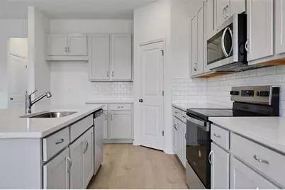 2866 Supermarine Road, Tavares, FL 32778 - Photo 10