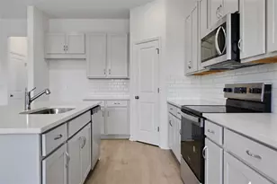 2866 Supermarine Rd, Tavares, FL 32778 - Photo 10