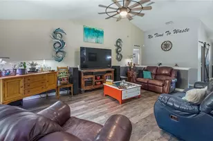 1101 Myrtle Lake View Dr, Fruitland Park, FL 34731 - Photo 10