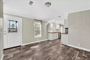 9404 Loras St, New Port Richey, FL 34654 - Photo 14