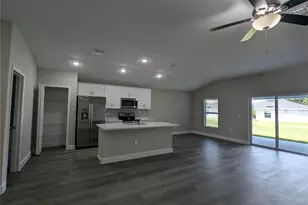 195 Kroll Ln, Lady Lake, FL 32159 - Photo 1