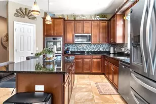 26747 White Plains Way, Leesburg, FL 34748 - Photo 2