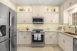 1124 Avenida De Las Casas, Lady Lake, FL 32159 - Photo 12