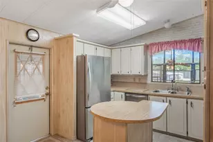 28550 Helena Run Dr, Leesburg, FL 34748 - Photo 10