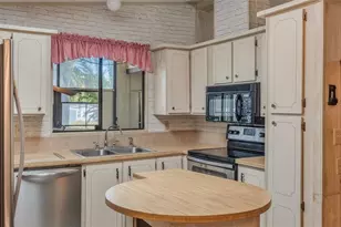 28550 Helena Run Dr, Leesburg, FL 34748 - Photo 8