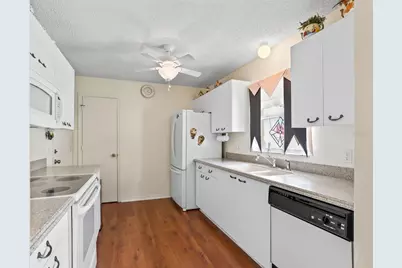 1019 Avalon Avenue, The Villages, FL 32159 - Photo 6