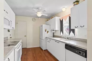 1019 Avalon Ave, The Villages, FL 32159 - Photo 6