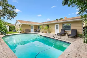 907 N Shore Dr, Leesburg, FL 34748 - Photo 4