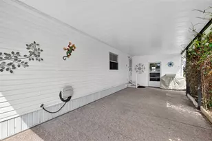 3310 Manatee Rd, Tavares, FL 32778 - Photo 4