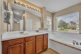 8923 Bridgeport Bay Cir, Mount Dora, FL 32757 - Photo 32