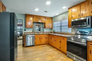 1050 S Main Ave, Groveland, FL 34736 - Photo 22