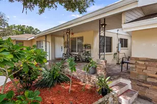 1050 S Main Ave, Groveland, FL 34736 - Photo 4