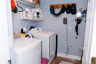 1108 Chateau Cir, Minneola, FL 34715 - Photo 4