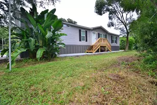 515 Twin Lakes Cir, Lakeland, FL 33815 - Photo 2