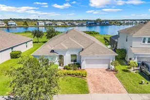 313 Blue Cypress Dr, Groveland, FL 34736 - Photo 2