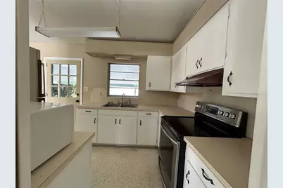 102 E Pendleton Avenue, Eustis, FL 32726 - Photo 10